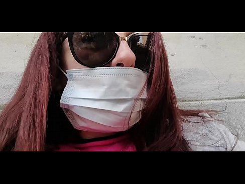 ❤️ Nicoletta membalas dendam pada tetangganya dan kencing di garasinya (Karantina Italia Khusus Covid19) Porno pada kami ️❤