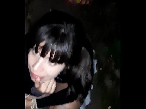 ❤️ Di jalan penis bengkak dengan imbalan permen Porno pada kami ️❤