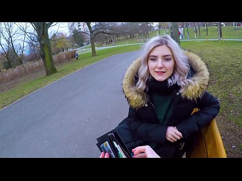 ❤️ Menelan air mani panas orang asing demi uang - blowjob di taman oleh Eva Elfie Porno pada kami ️❤
